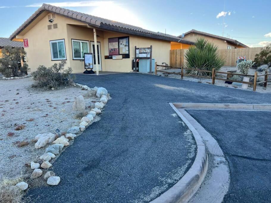 트웬티나인팜스 Joshua Tree National Park - Cozy Palms Getaway 아파트 외부 사진